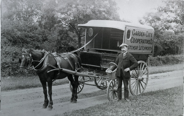 image FGCHM 102.1a Co-op van